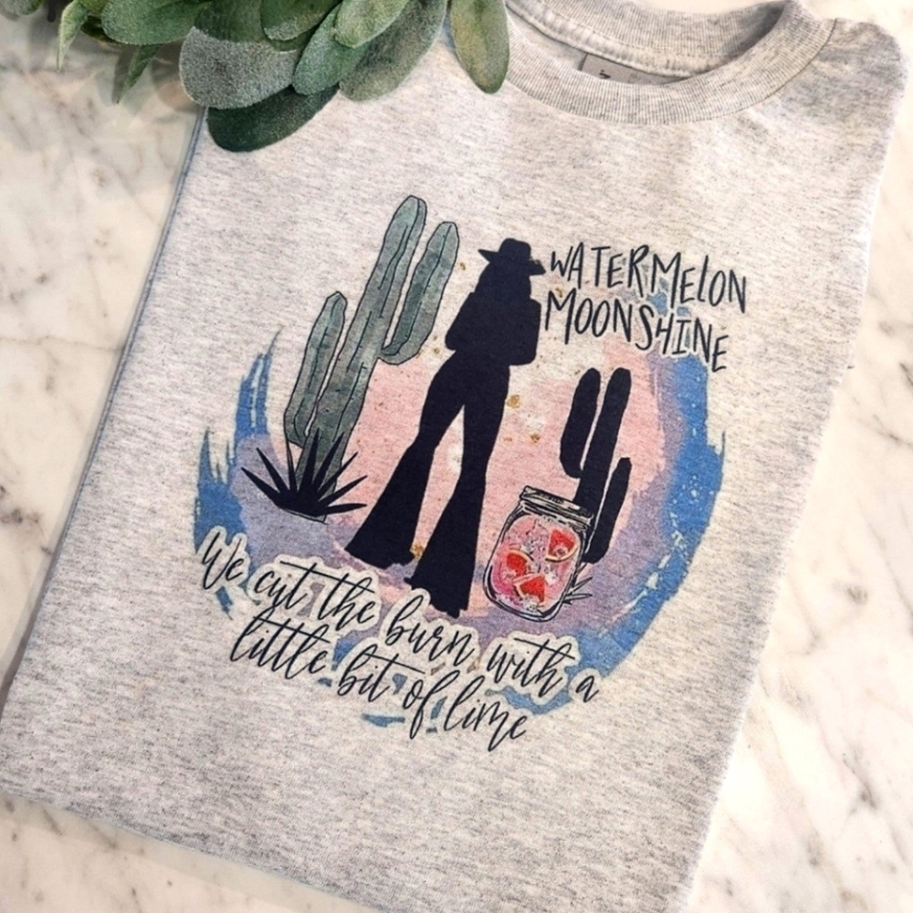 Lainey wilson shirt size large watermelon moonshine cute country western